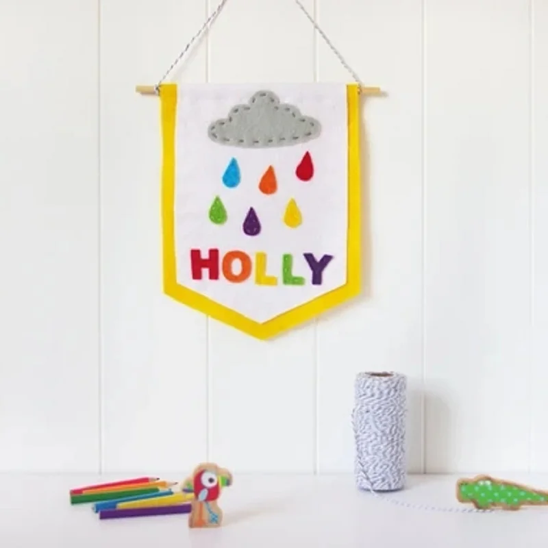 cusotomize size and color promotional felt pennants as gift with customized