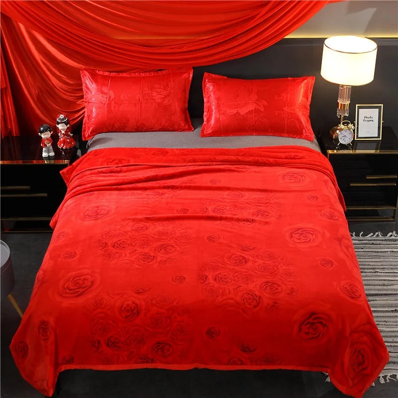 Nantong נמוך Moq 150x200cm אמזון באיכות מפעל זול מחיר סיטונאי נסיעות מיטה זוגית אדום עלה פליז קטיפה שמיכה