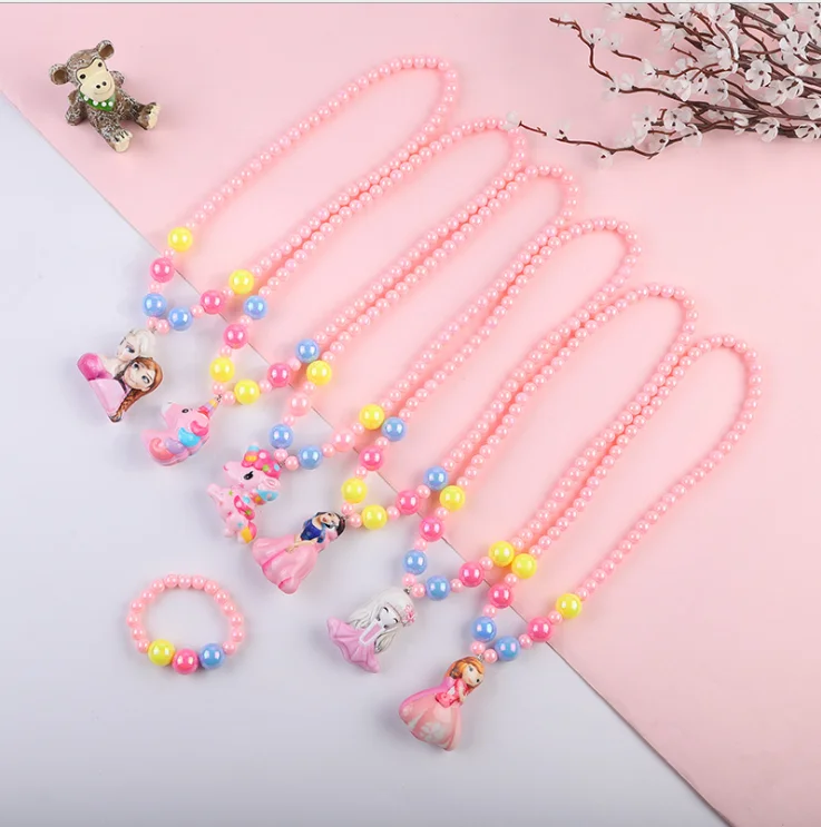 Unicorn Necklace 2.png