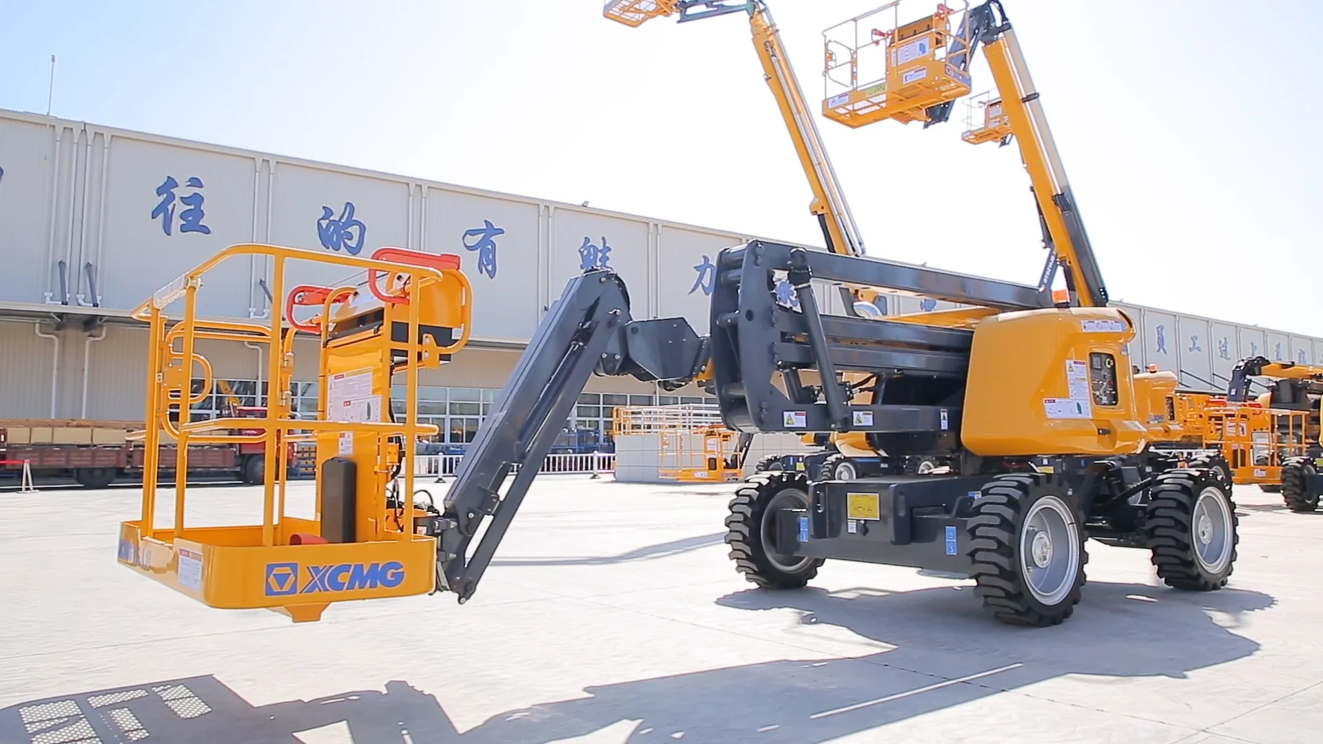 Подъемник xcmg. Коленчатый подъемник ar 14j. Коленчатый подъемник 8м. Sinoboom. Xcmg xc6-3514k.