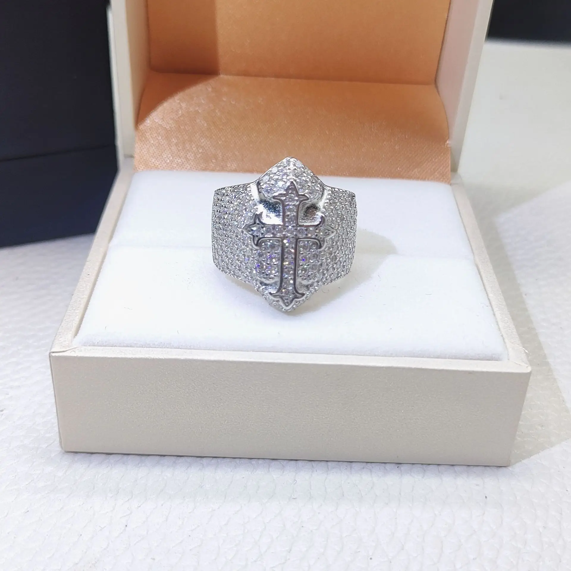 Men's Hip Hop 925 Silver Cross Ring New Personality Alien Design Manufactured by Finger High Quality Moissanite Rings