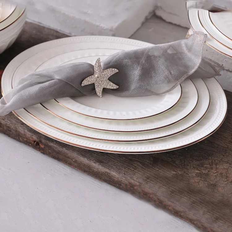 gold rim dinner plate