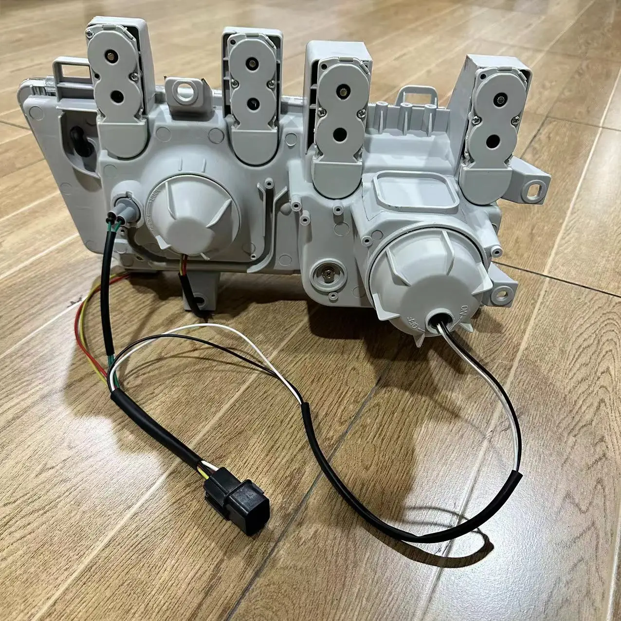 Factory Price High Quality Head Lamp Forjapanese Truck MITSUBISH  FUSO F380/FP510 supplier