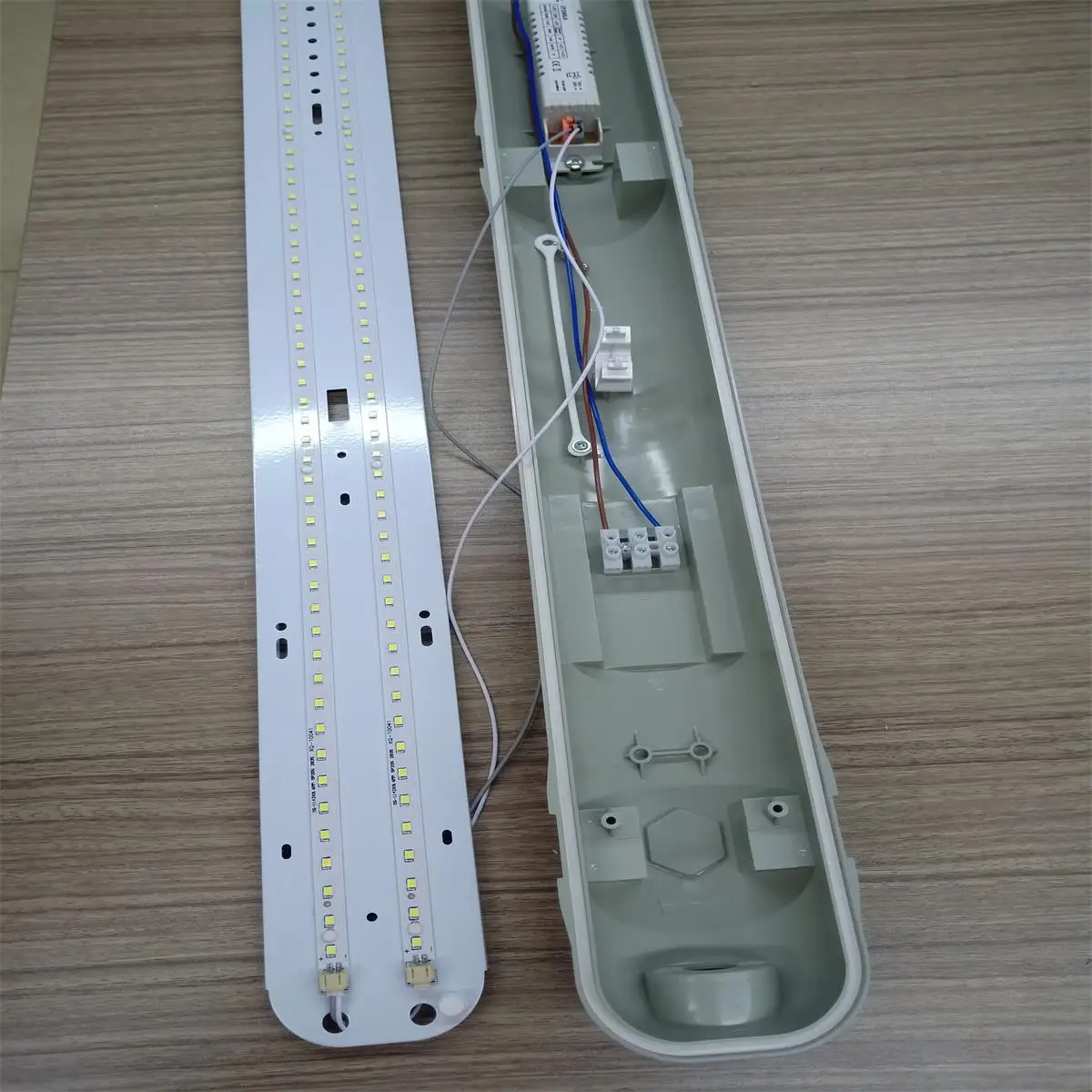 4ft Led Waterproof Lamp Ip65 40wsmt Gypsophila Garage Lighting Led ...