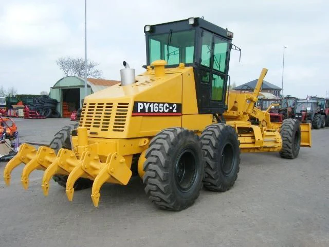 Motor Grader with ripper.jpg