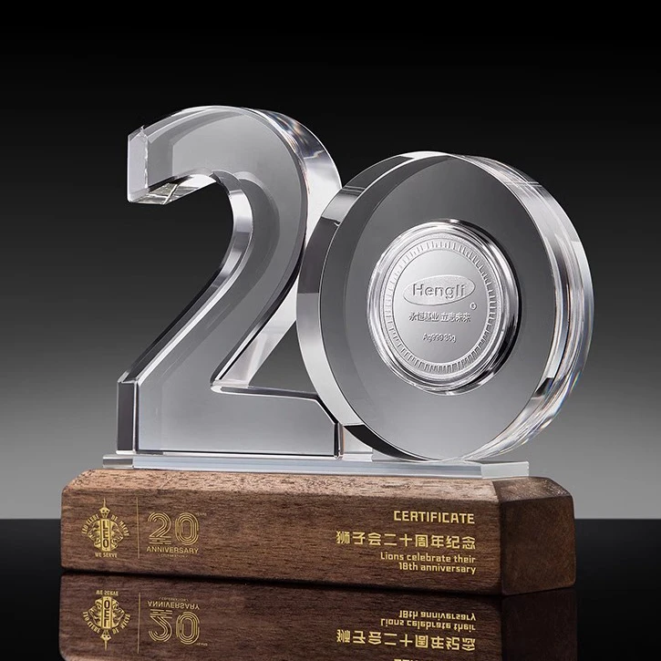 Customized 10 20 30th Anniversary Trophy Award Creative Engraved Silver Metal & Crystal for Insurance Welcome Gifts Trophies supplier