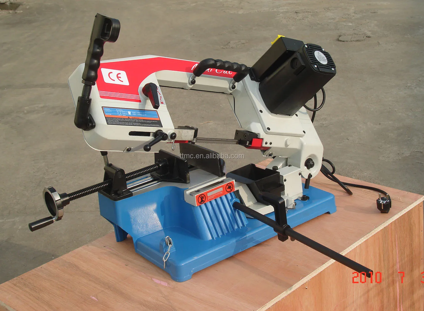 BS 100 TTMC Horizontal Band Saw Portable Metal Wood Cutting Machine