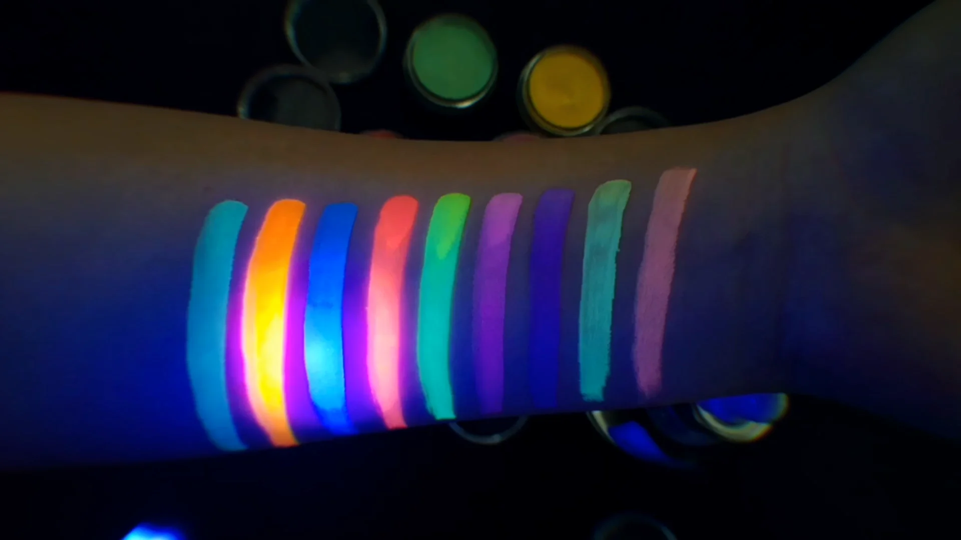 New Products Pastel Color Eyeliner Fluorescent Uv Water Activated Based