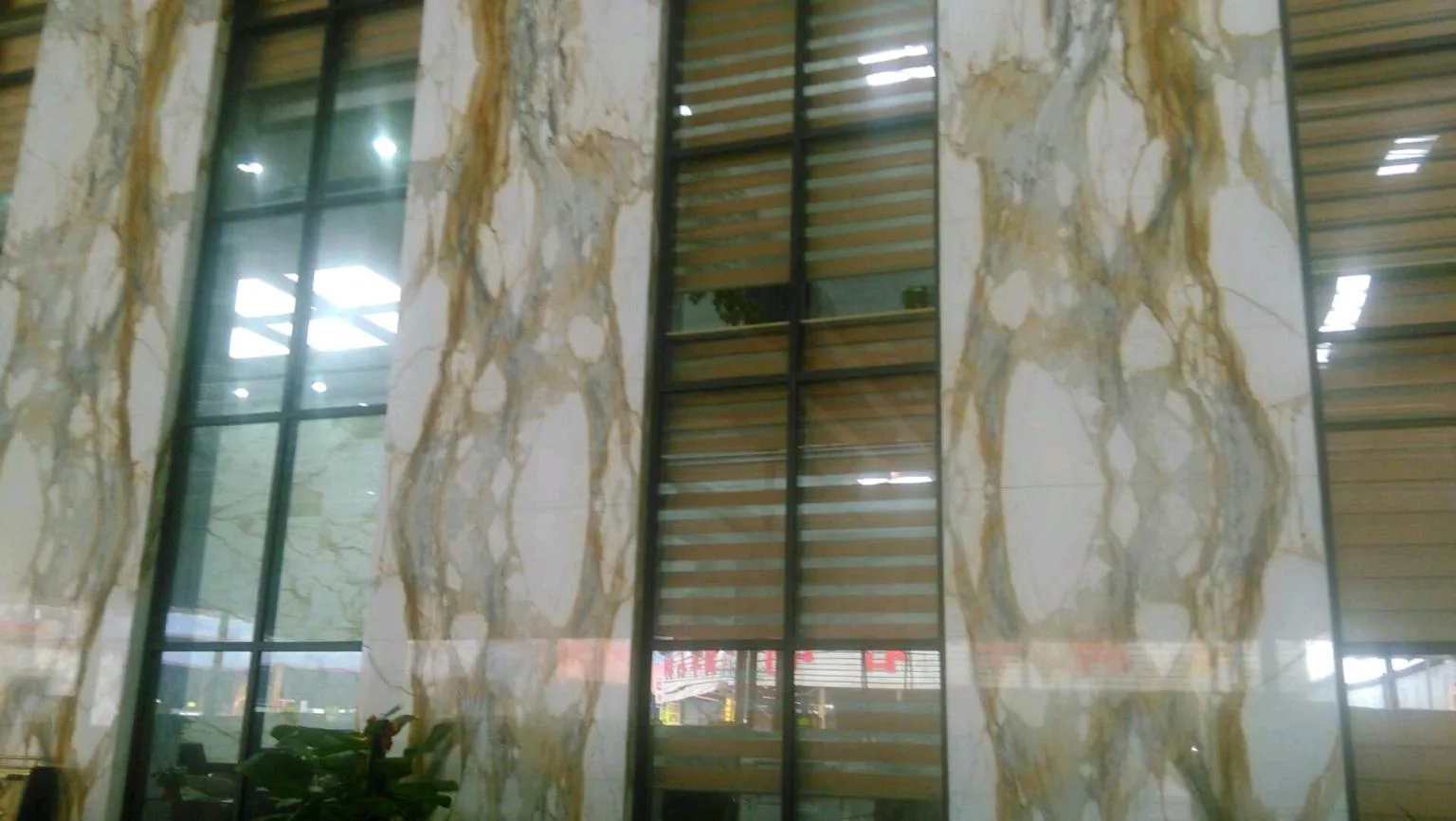 Hot Sale Popular Price Natural Stone Polished Calacatta Gold Marble Slab Italy