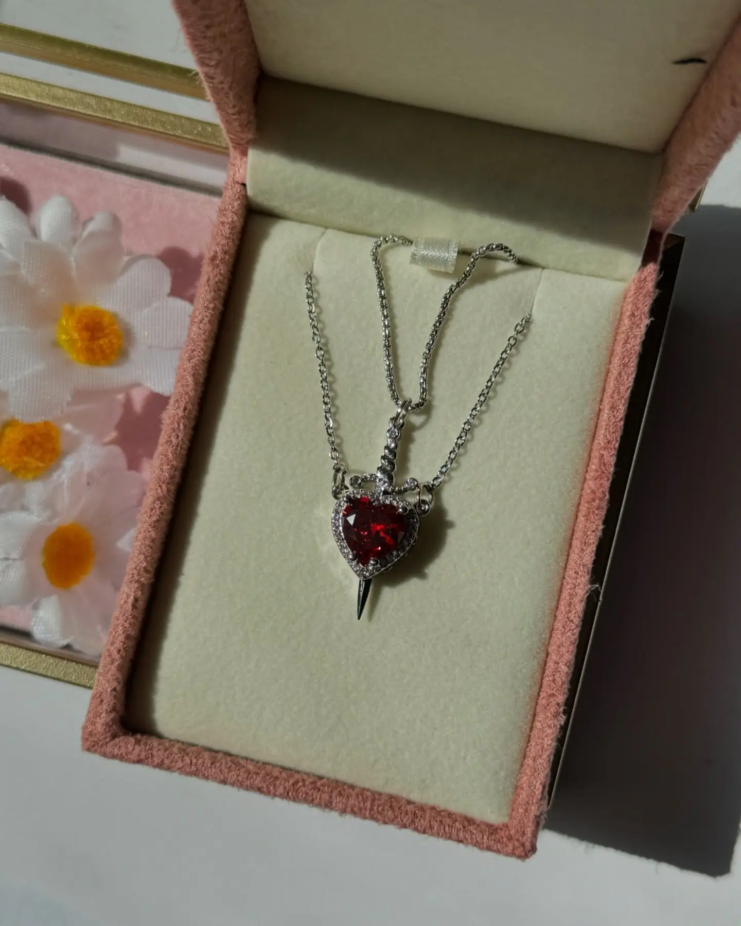 European American Women's Retro French Necklace New Hot Cross-Border Fashion Pendant Red Crystal Love Dagger Alloy Heart Shape