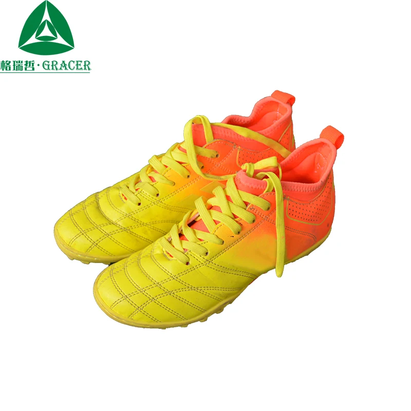 shoes used in football
