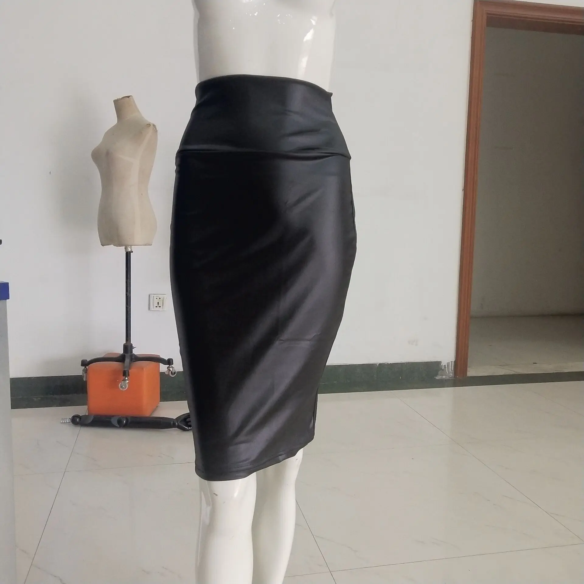 slim pvc skirt (2).jpg