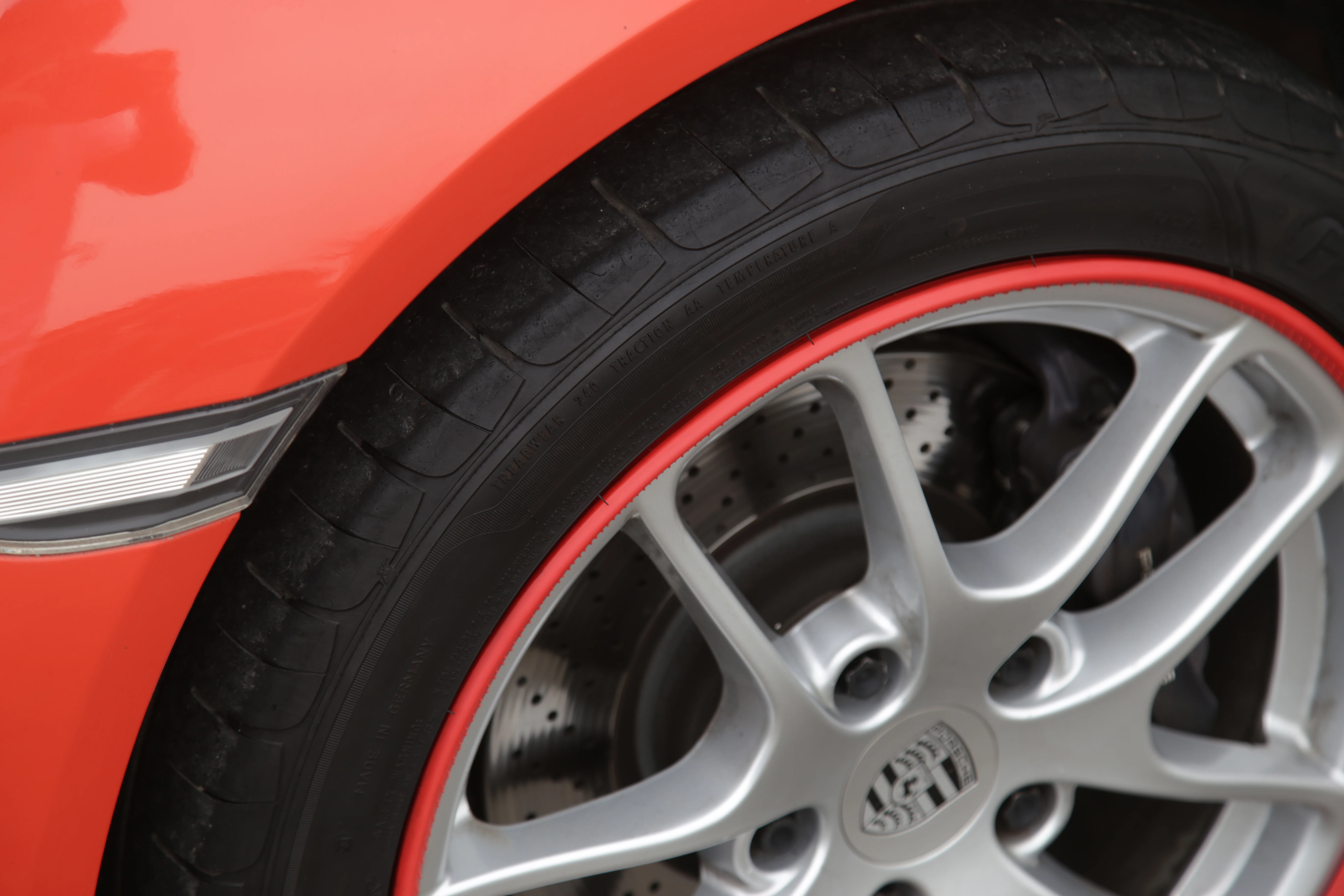 Universal Wheel Rim Protector (16-21 Inch) for Tesla Model 3 (2017-2024 ...