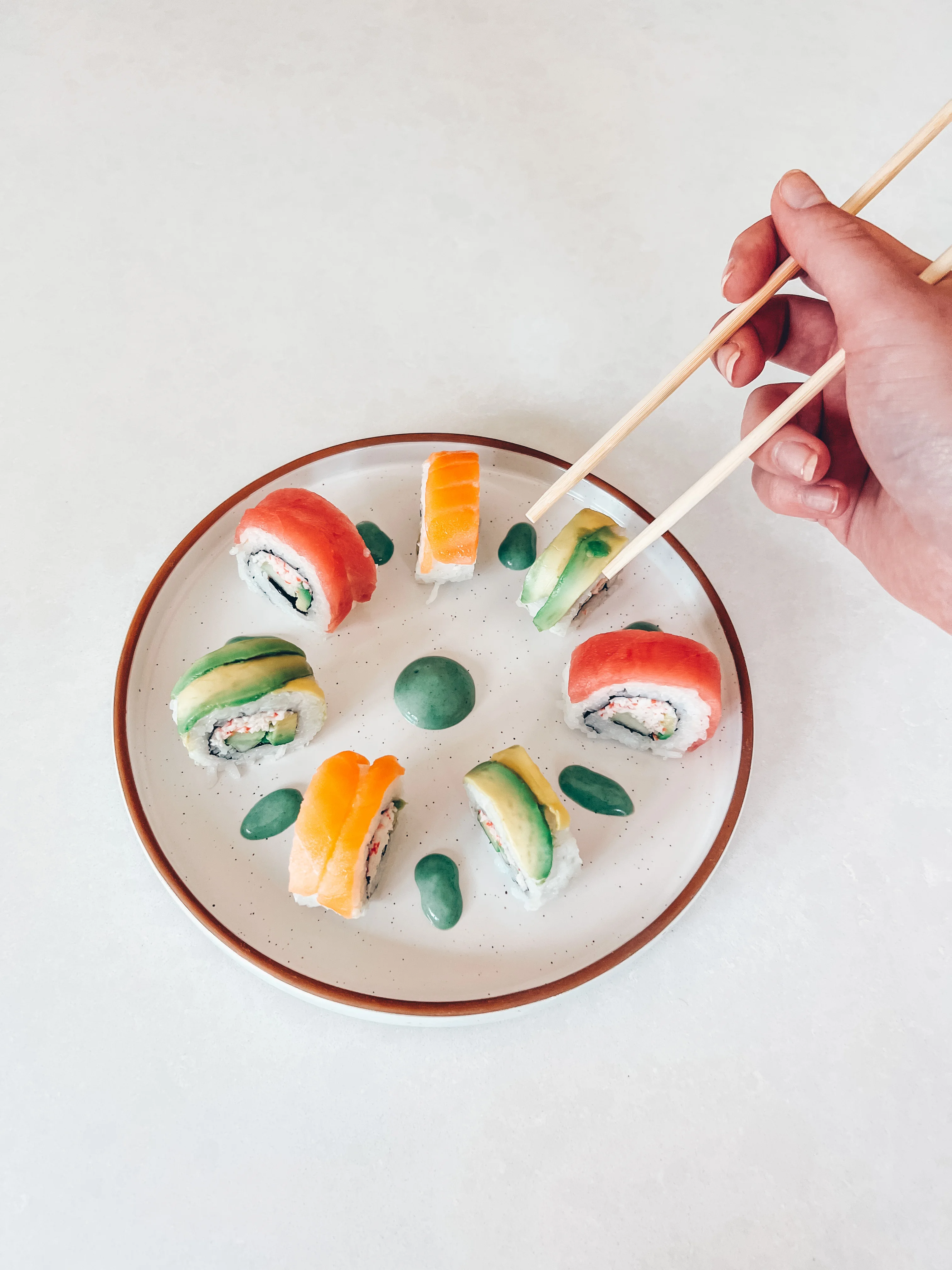 Hot Sale Wholesale Cheap White Dinner Round Ceramic Flat Plates Set 8 Inch Platter Kitchen Porcelain Tableware Dinnerware Dish factory