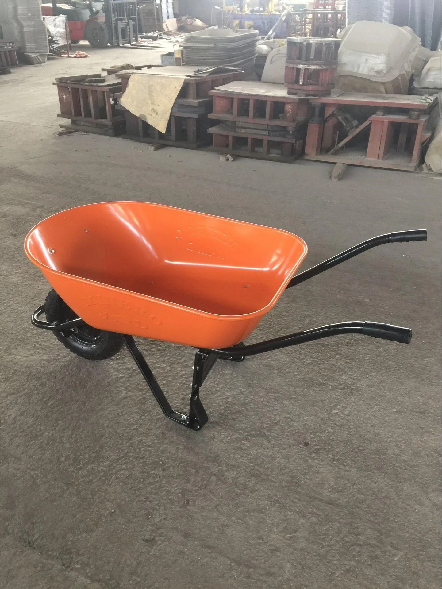 Sri Lanka Wheelbarrow Construction Wheelbarrow WB3800 With Solid Wheel