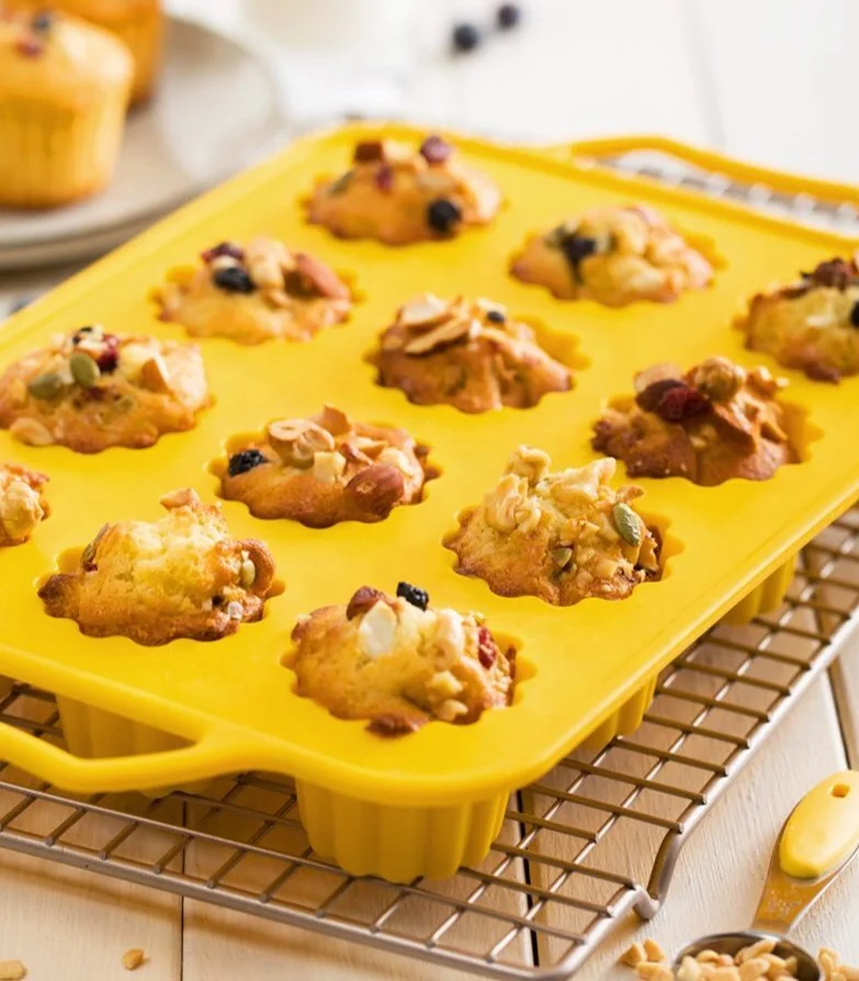 
Food grade silicone DIY cake cookie chocolate mold 12 Cavity cupcake Baking Molds with handle 