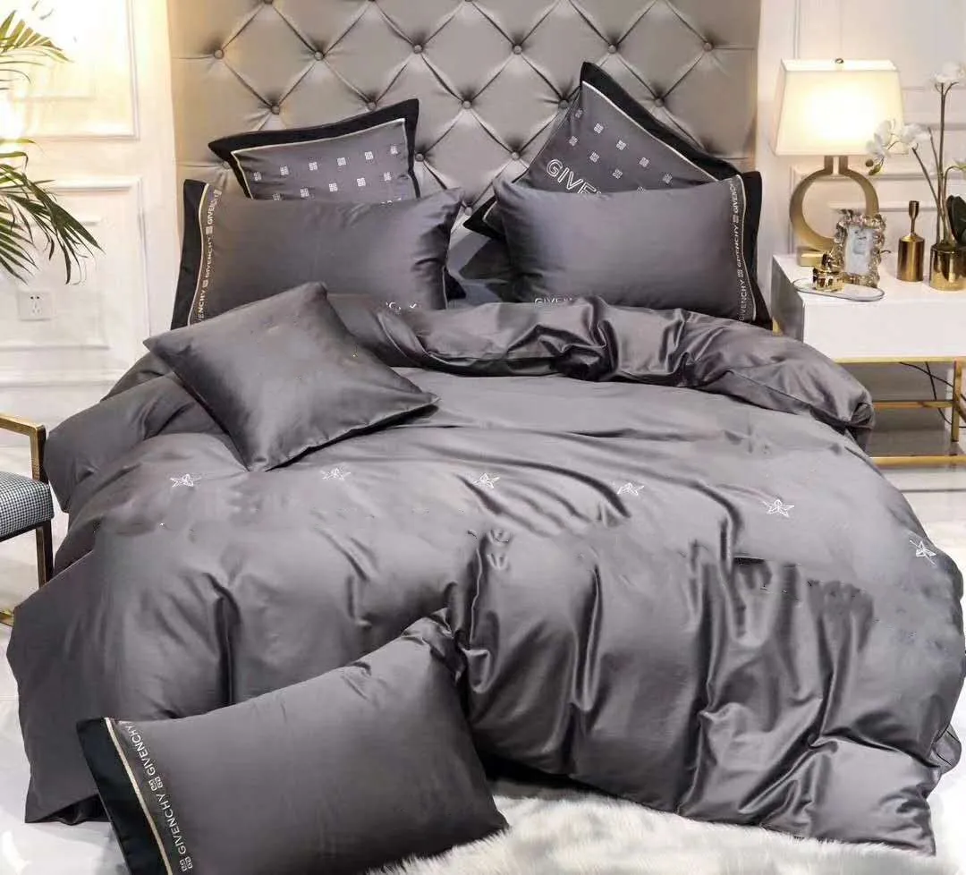 luxury bedding set (3).jpg