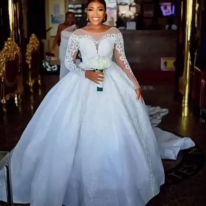 2024 Wedding Dress Bespoke Vintage Lace Wedding Dresses Tailored Specifically for Brides Seeking a Timeless and Elegant Look. 2024 Wedding Dress Bespoke Vintage Lace Wedding Dresses Tailored Specifically for Brides Seeking a Timeless and Elegant Look.