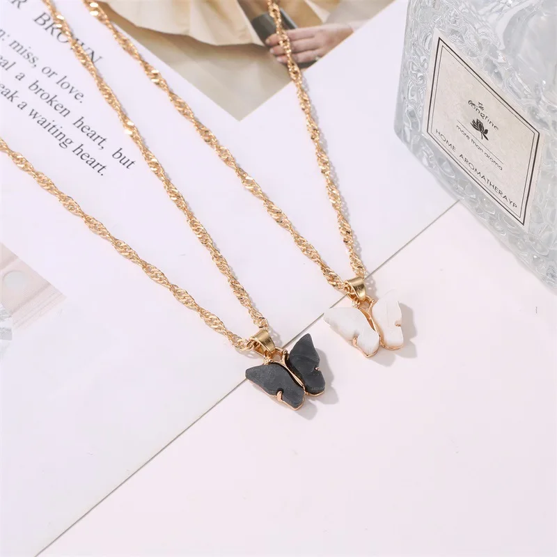 Women Sweet Butterfly Necklace Acrylic Pendant Clavicle Chain Jewelry Gift