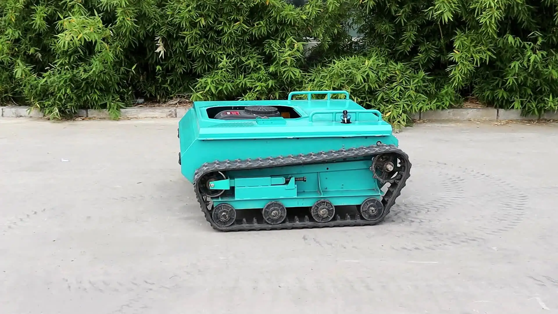 1010 Remote Control Lawn Mower Robot for Efficient Grass Cutting OEM