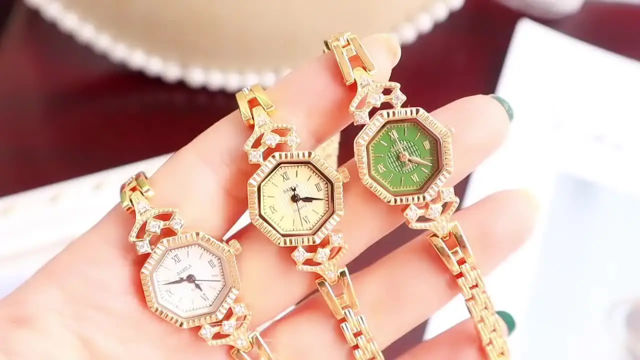 Women\'s Cultured Freshwater Pearl Watch Vintage Pearl Timepiece: Mother of Pearl Mini Watch – MTG main image 3