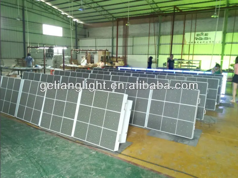 41pcs P10 LED dance floor in testing (1).jpg