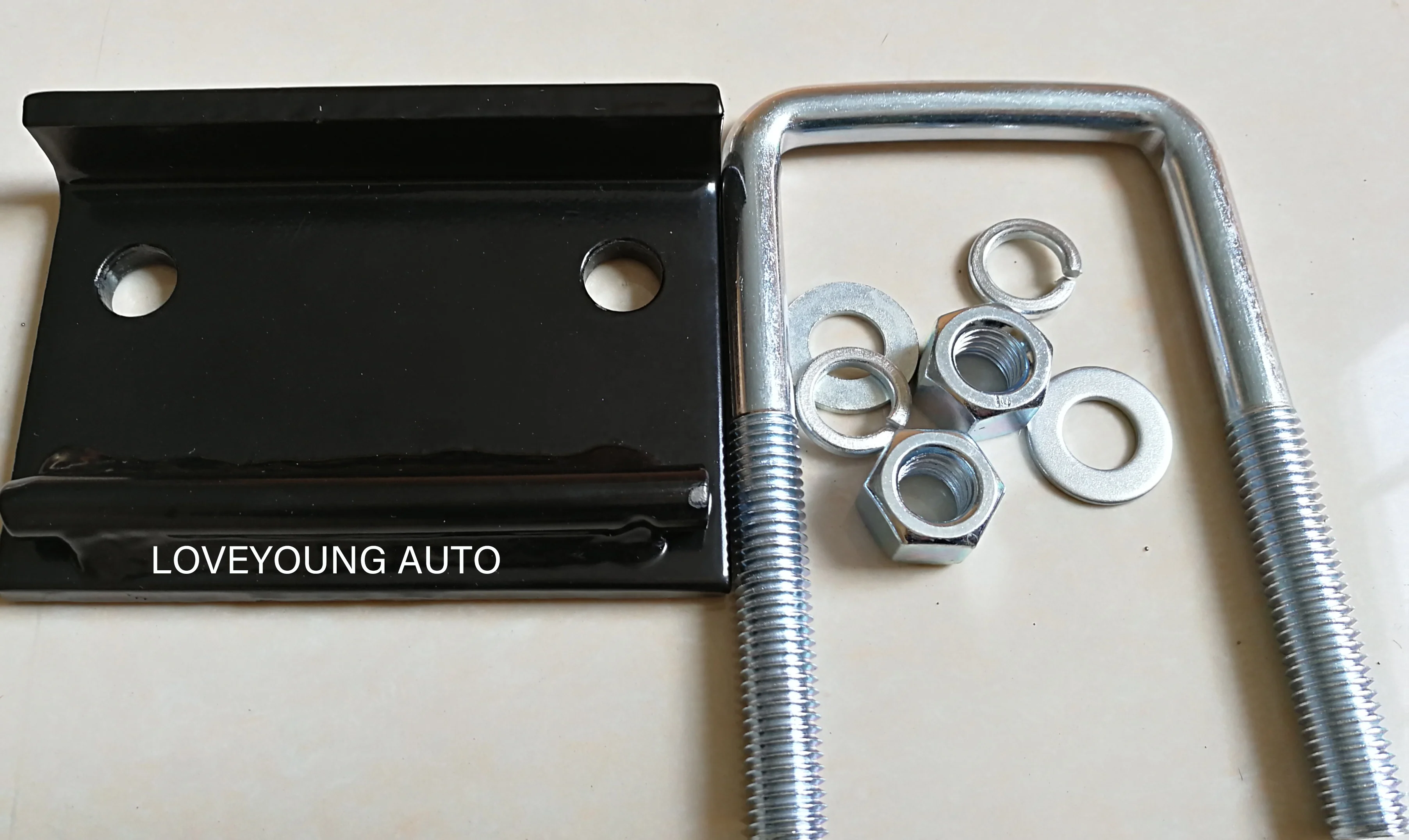 Noise Reduction Anti Rattle Cargo Carrier Hauling Tow Hitch Tightener