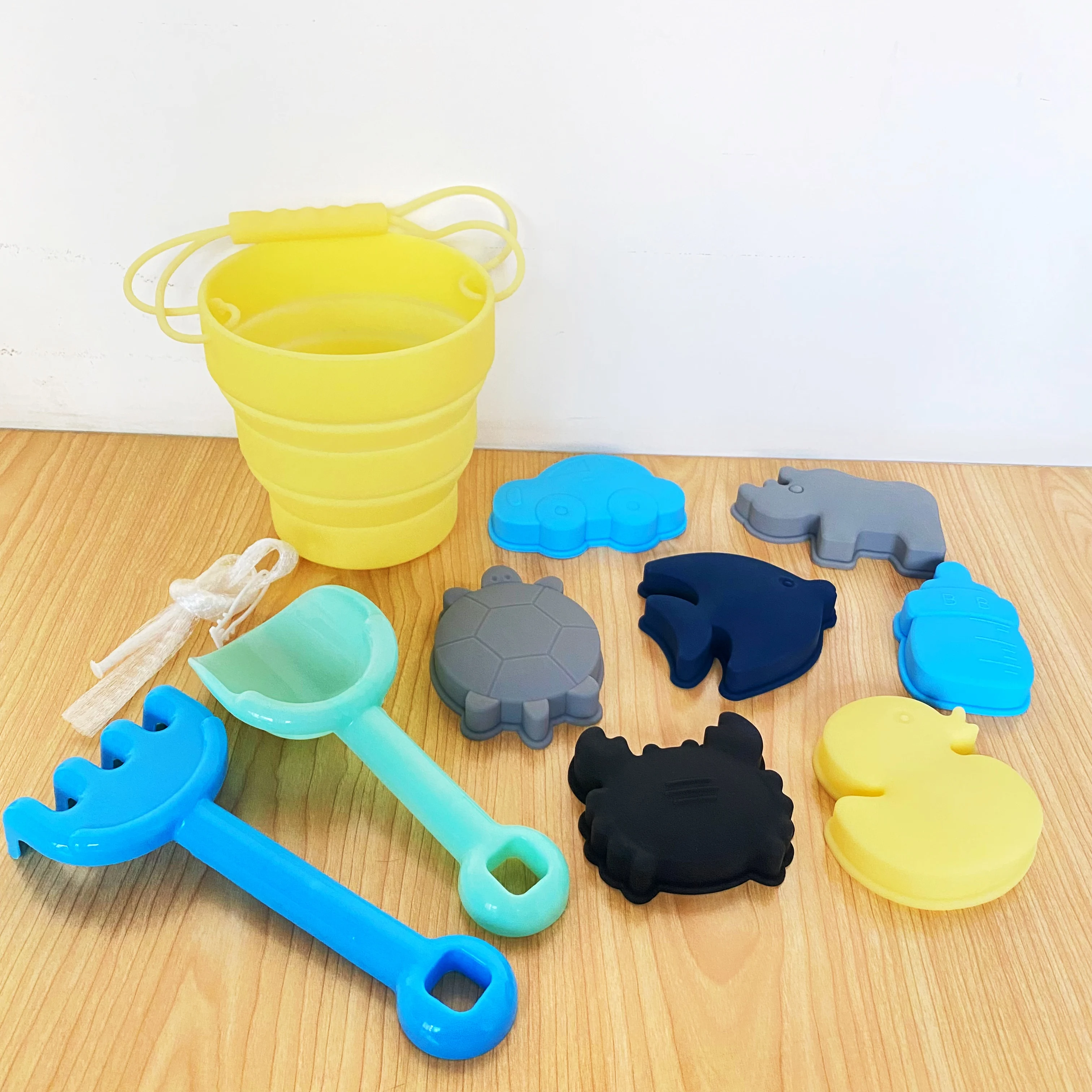 Silicone Beach Sand Toys,Collapsible Buckets And Shovels For Toddler