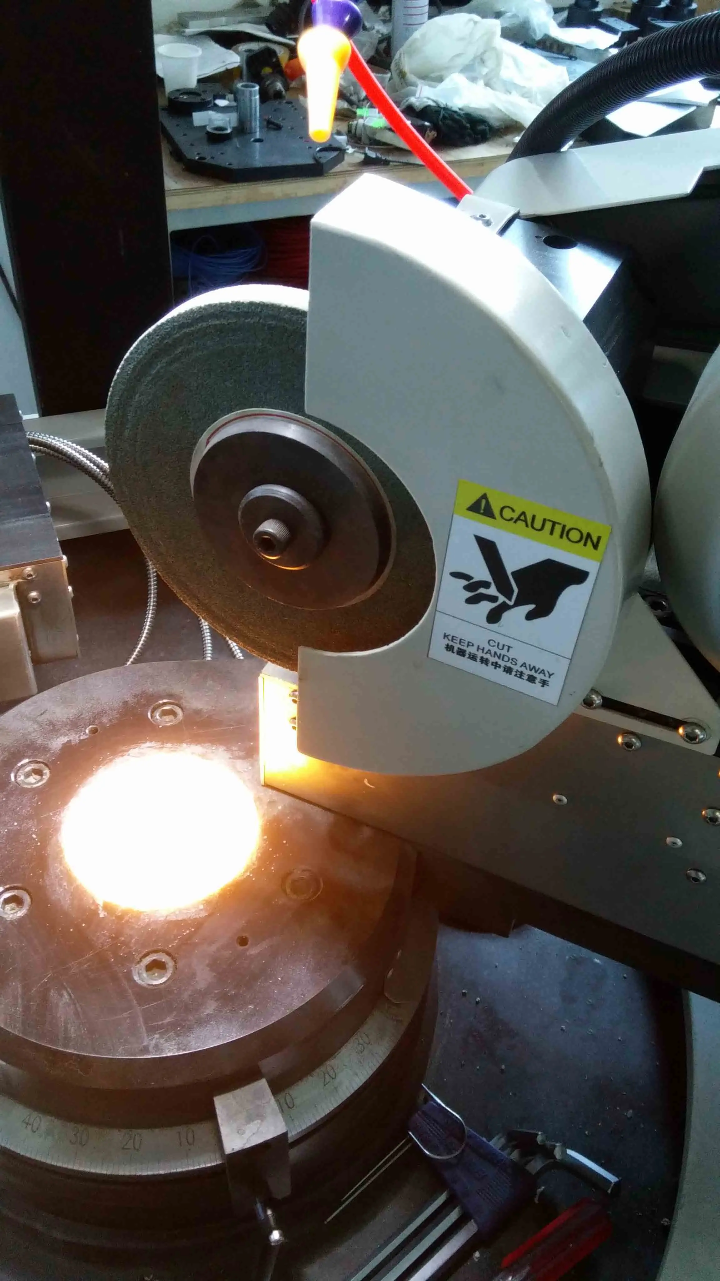 半自动砂轮修整机器工作