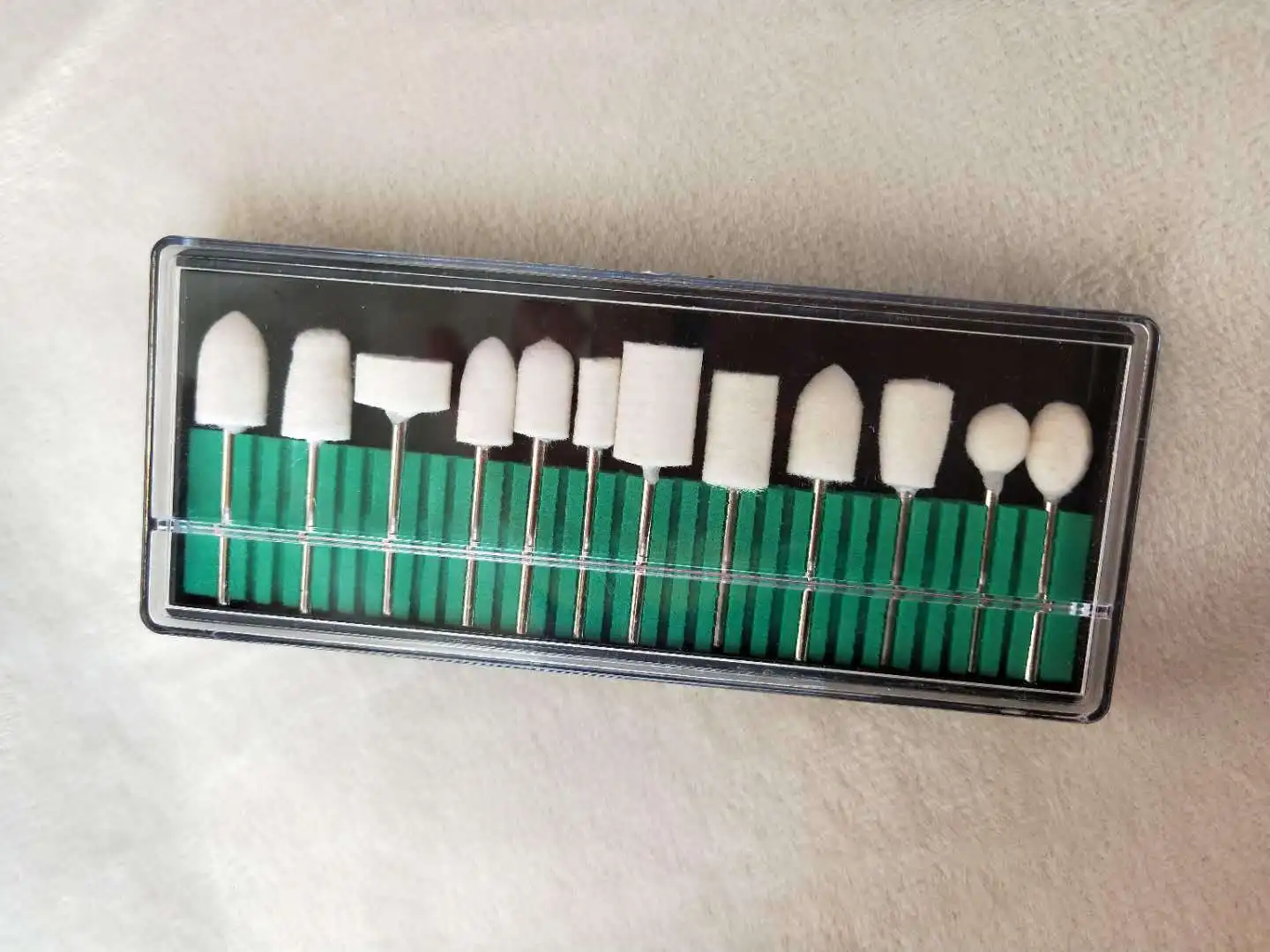 10689310588_1988451704