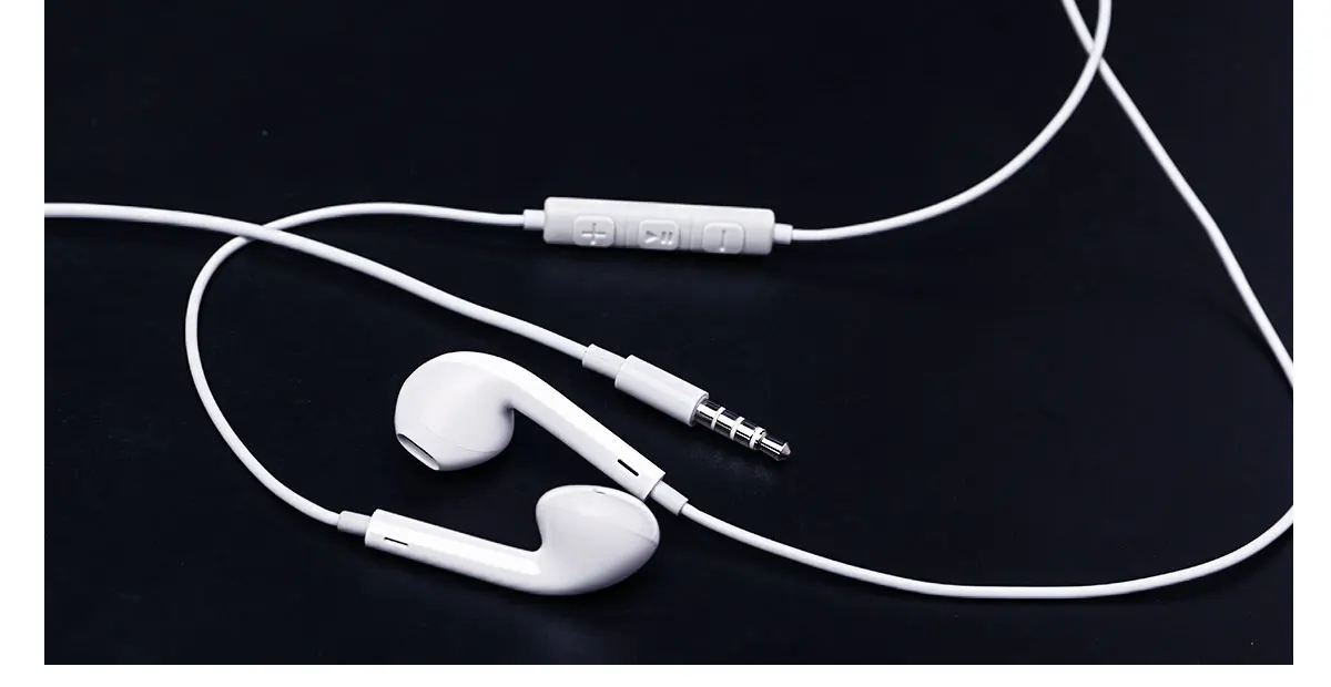 ODM foundry of 3.5mm jacket connector earphone suitable to Iphone 4/5/6/se
