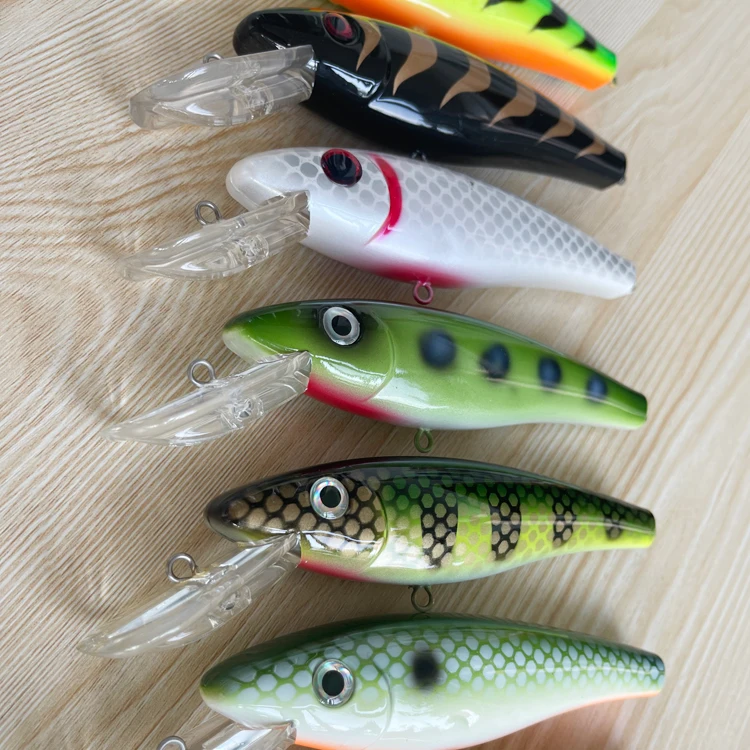 ernie fishing lure Musky Mania Li'l Crankbait Black Perch By taking the classic Ernie profile and adding a jointed tail Musky Mania - Home of