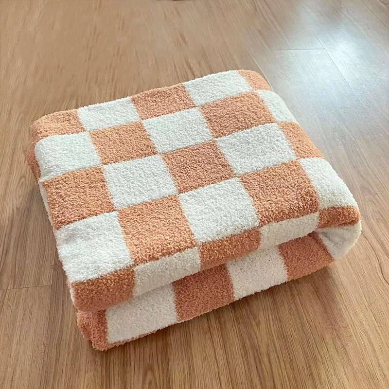 Cuddly Modern Style Soft Couch Bed Ultra Velvet Knitted 100% Polyester Eco-friendly Embroidered Throw Blankets Women Mothers