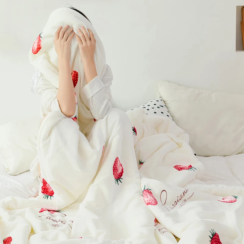 Ins Small Fresh Style White Strawberry Pattern Lambskin Double Layer Good Sleeping Warm Winter Blanket