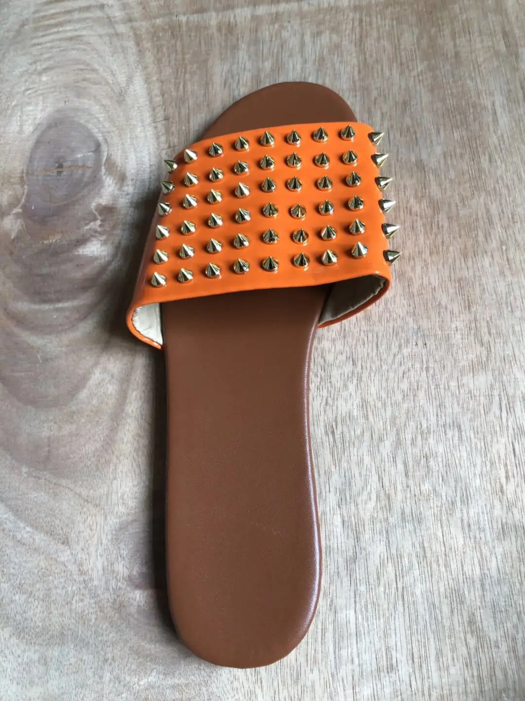 女士凉鞋人字拖铆钉镂空女士平底凉鞋户外度假拖鞋女士凉鞋