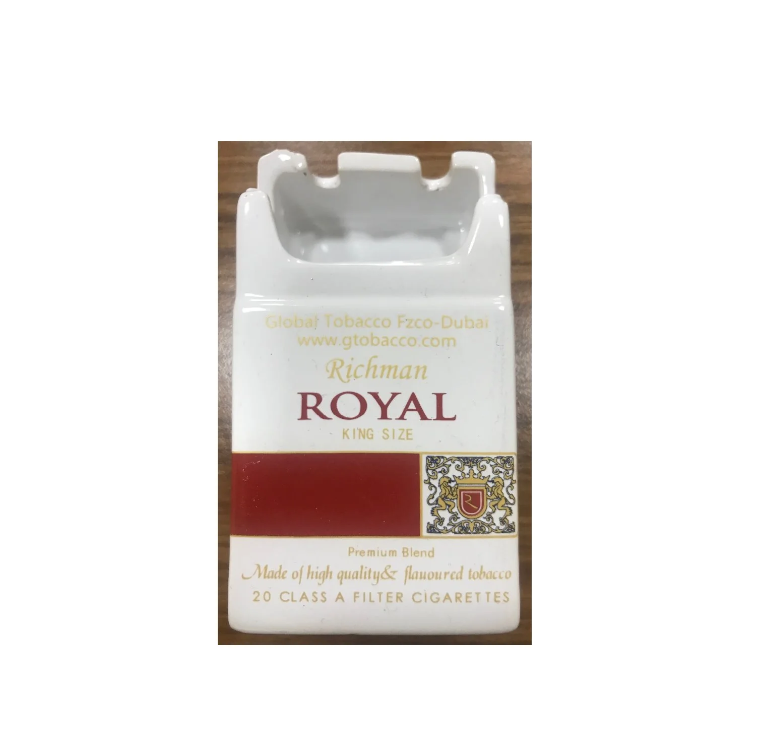 Купить сигареты дубай. Сигареты Роял. Королевские сигареты. Сигареты Royals Кинг сайз. Сигареты Роял красный.