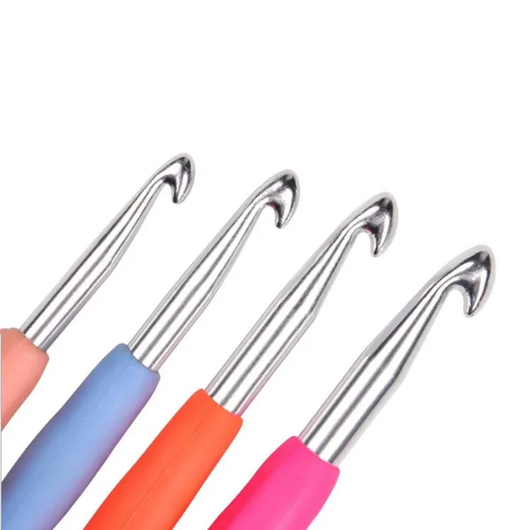 Metal Crochet Hooks Set 12 Ergonomic Soft Rubber Handle Aluminum
