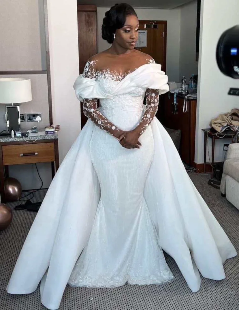 red wedding dress guest Long Sleeves Sweetheart Sheath with Split Look your best with The Lace Wedding Dress SIZE:19/19.5 36/37 Fleur