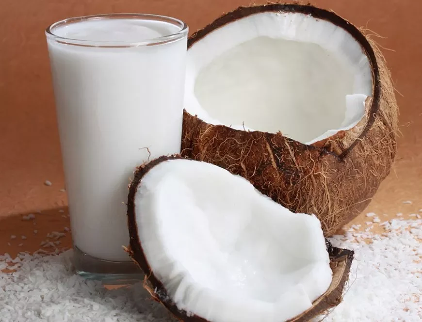 Coconut milk отзывы. Кокосовое молоко. Кокос молоко. Кокосовое молоко для детей. Кокос питьевой белый.