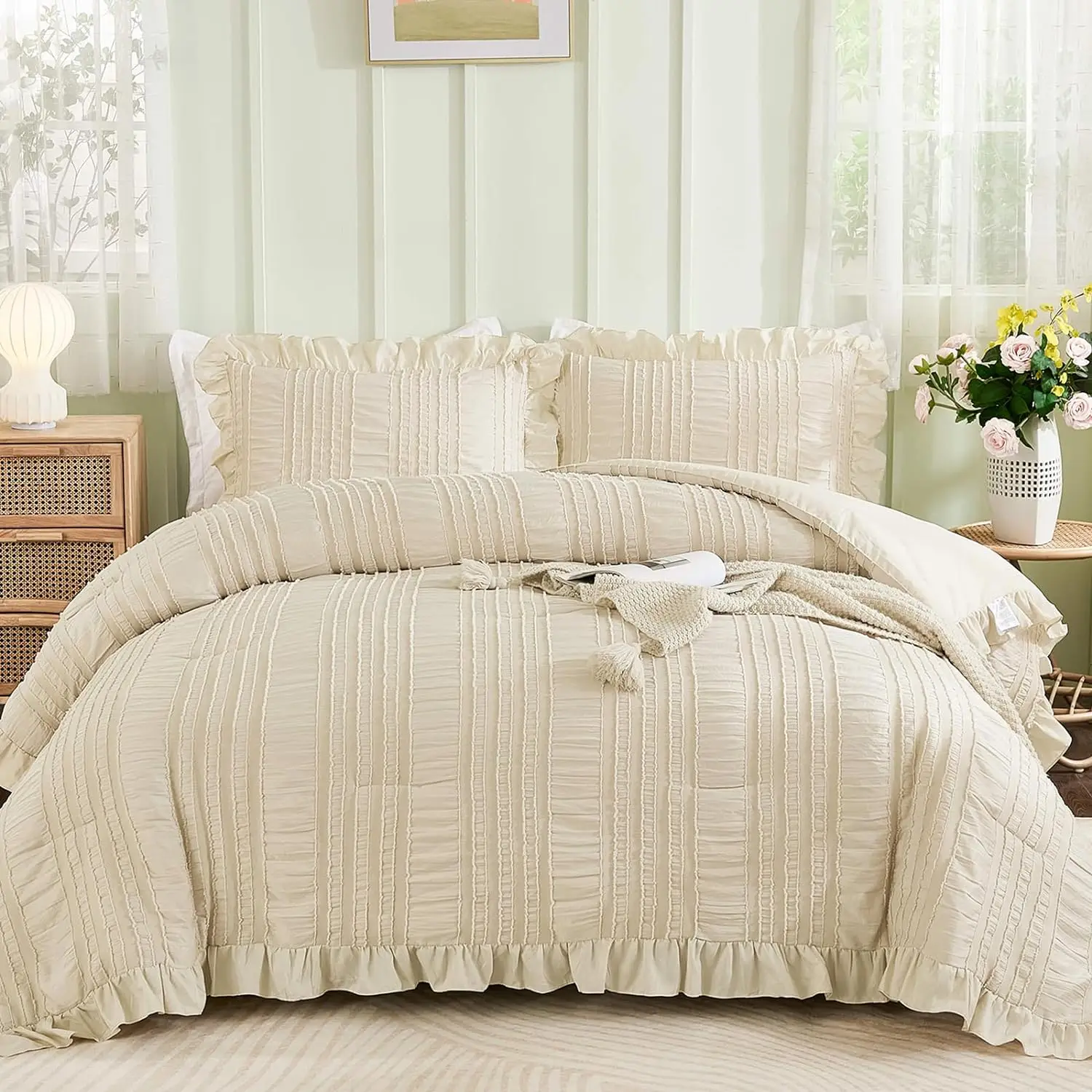 Beige Seersucker Comforter Set 3 Pieces Ruffle Farmhouse Shabby Chic Custom Comforter Soft Microfiber Bedding Set manufacture