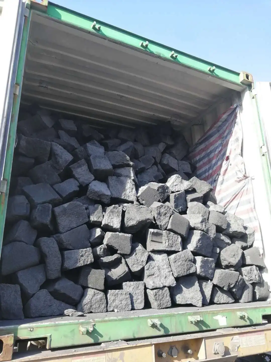 碳块阳极废料,尺寸为 100毫米-200毫米,250毫米-400毫米