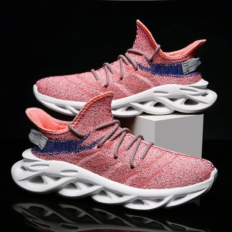 Men Fashion Low Sneakers Casual shoes walking shoes Chaussures Homme Zapatillas Hombre Fly Knitt Fashion Sneakers For Men Women