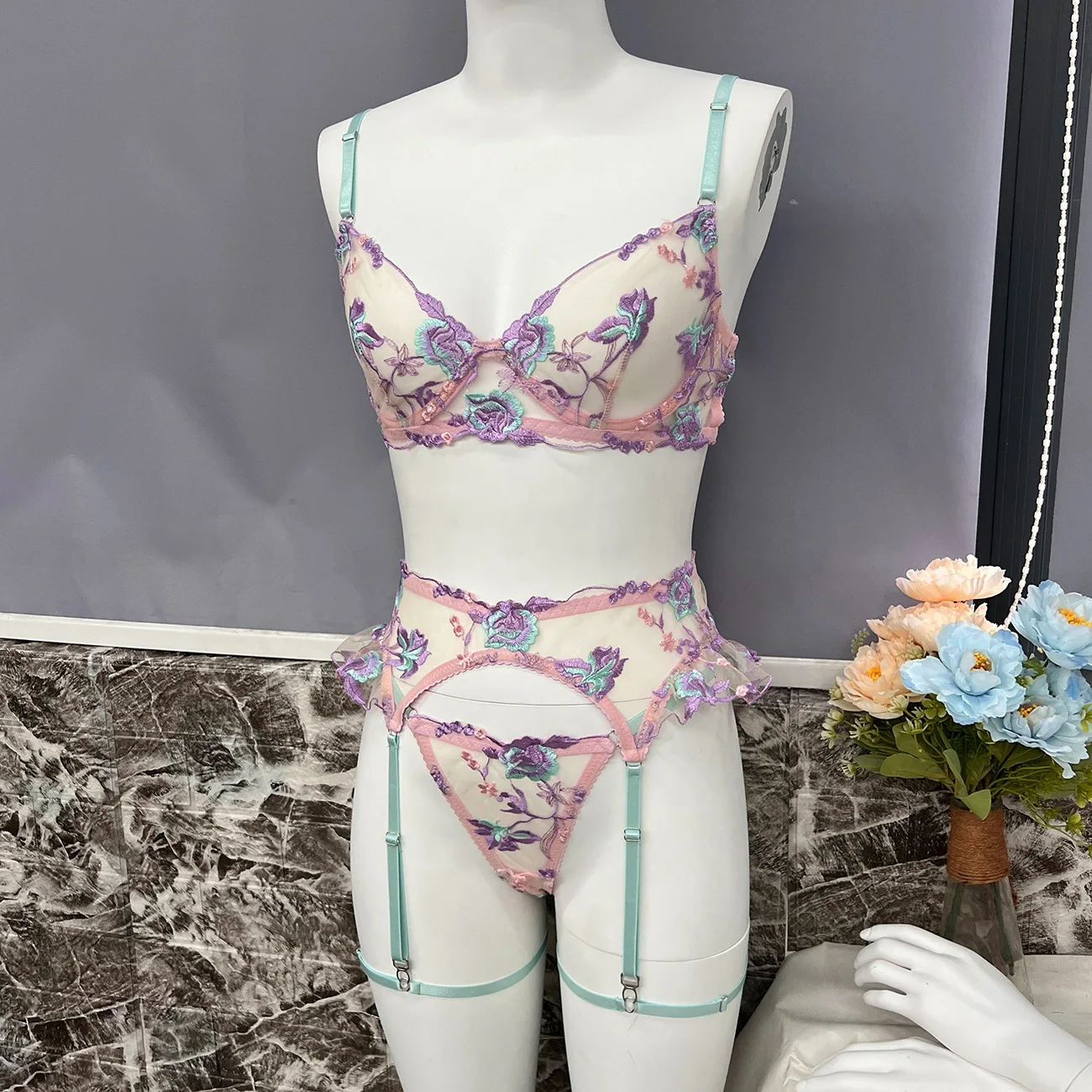 Heavy Industry Embroidery Strap Lingerie Kit with European and American Style Light Control Level for AliExpress