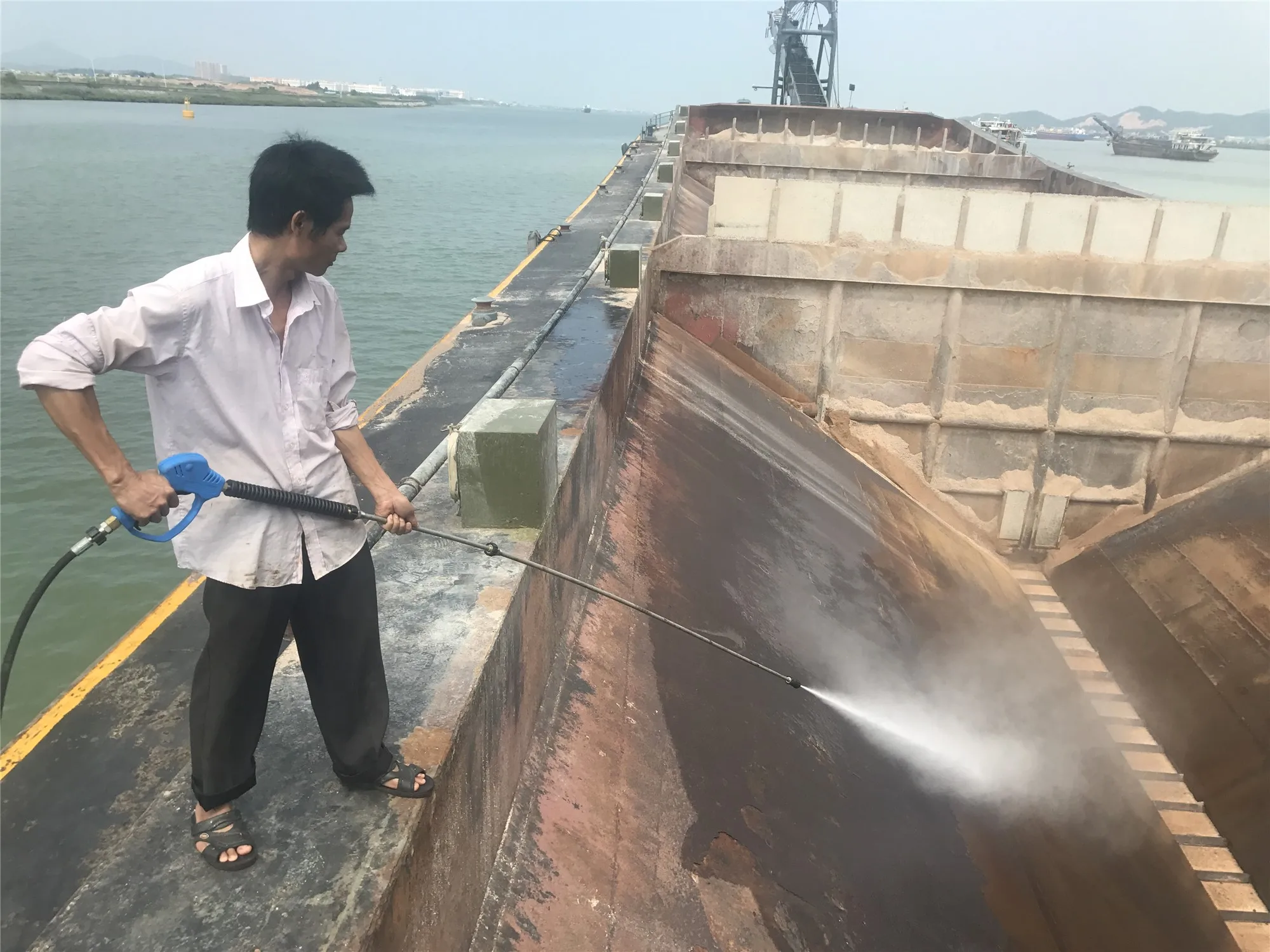 Shipyard Hull Washing Machine For Ultra High Pressure Water Jetting