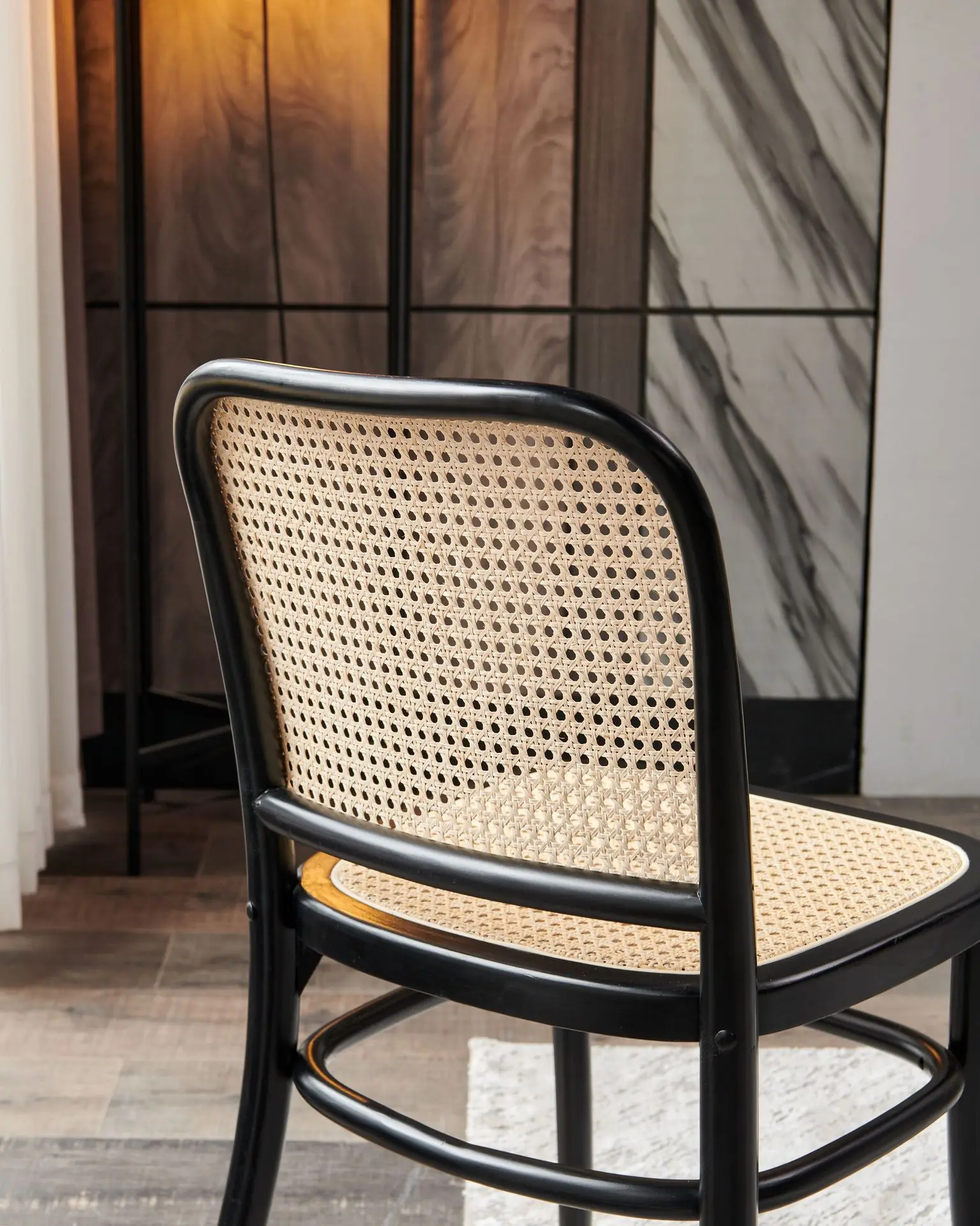 Modern Nordic Solid Wood and Real Rattan Dining Arm Chair for Home Hotel and Villa for Dining Room Furniture