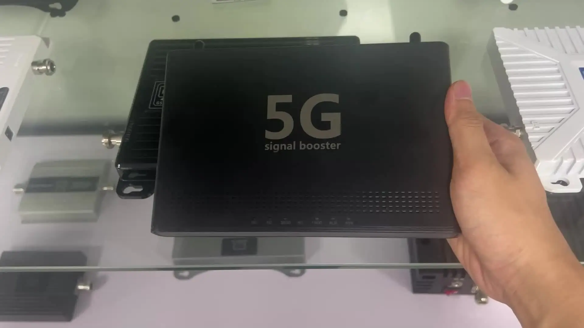Signalsmith 5G N78-3500MHz+4G-1800MHz AGC/ALC Dual Band Cellular Booster/Network Signal Repeater/Mobile Amplifier Signalsmith 5G N78-3500MHz+4G-1800MHz AGC/ALC Dual Band Cellular Booster/Network Signal Repeater/Mobile Amplifier