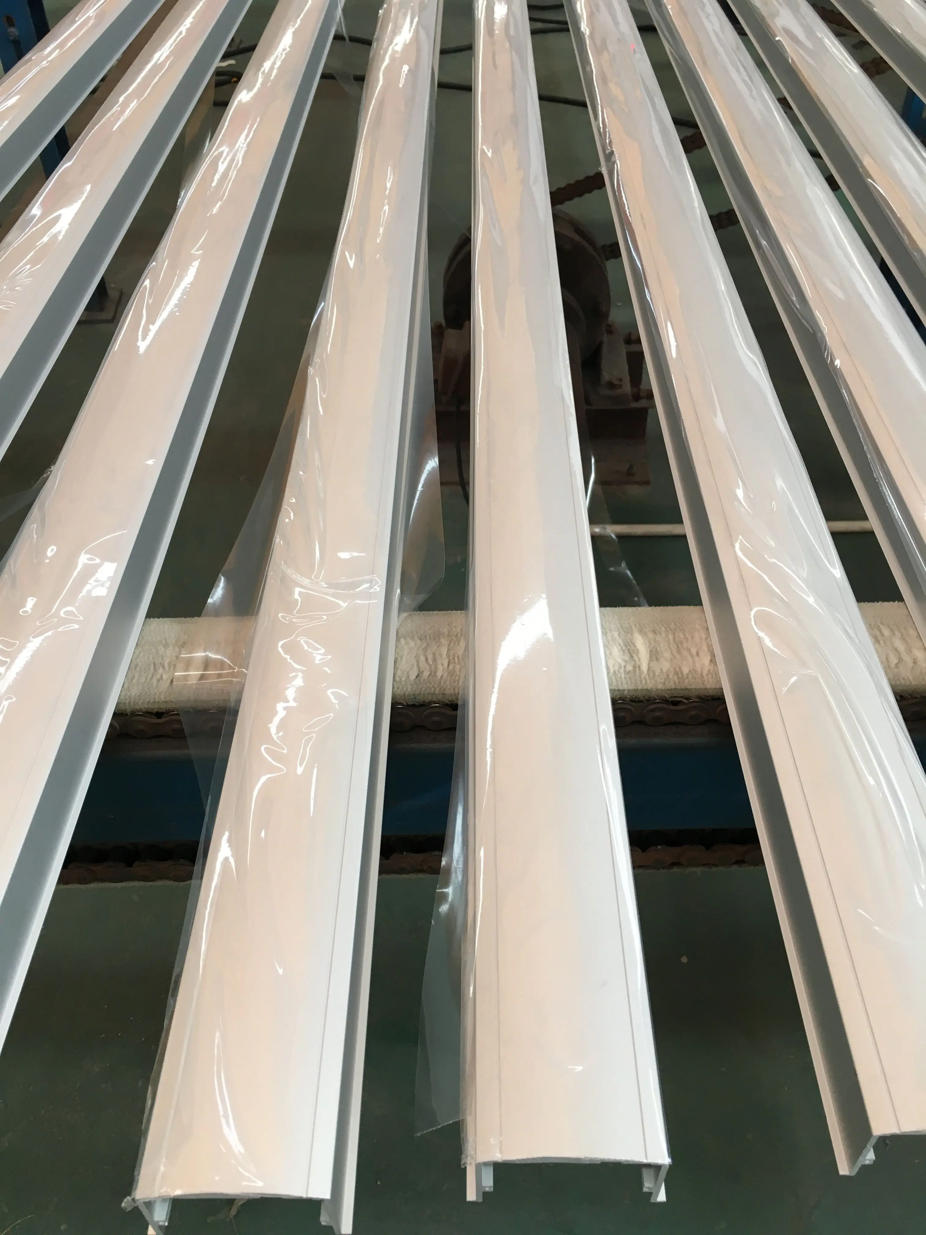 定制的特殊形状铝型材,用于机器,阳极氧化铝挤压产品价格