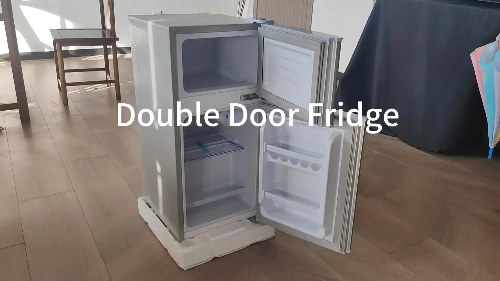 Mini Refrigerator シルバー 2段棚付き Mini Refrigerator シルバー 2段棚付き Amazon.com: Zyerch 4.8