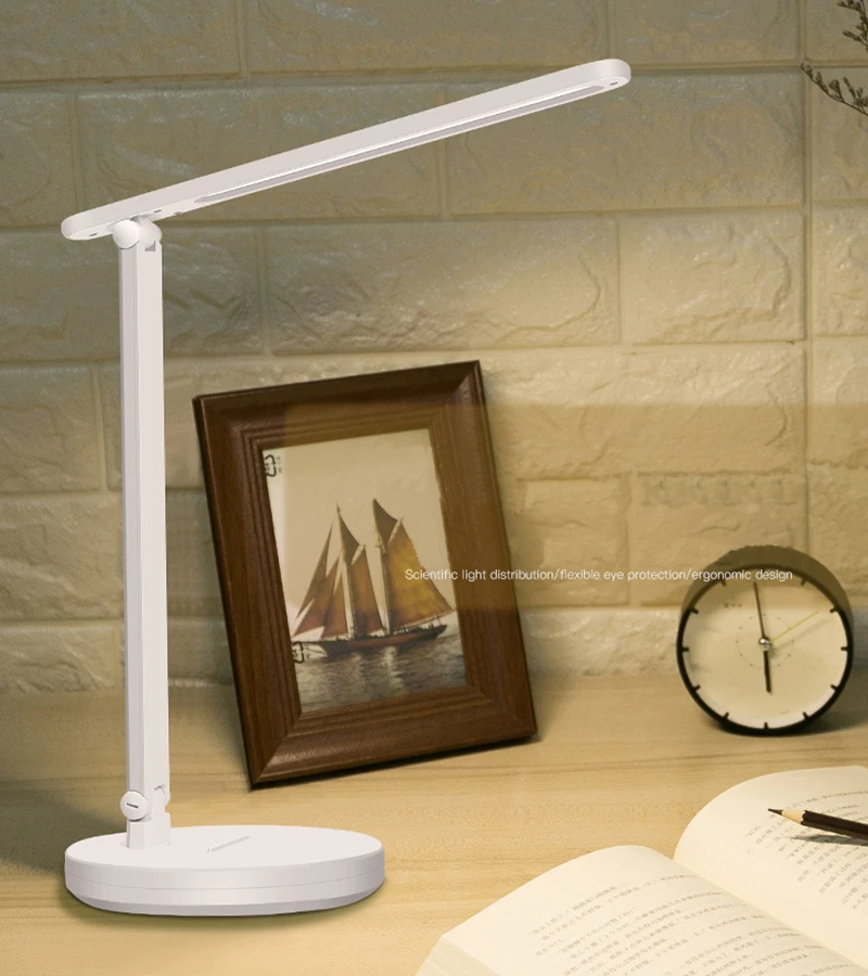 Competitive Flexible LED Desk Lamp Adjustable 7W Three Colors Temperature Manufacturer