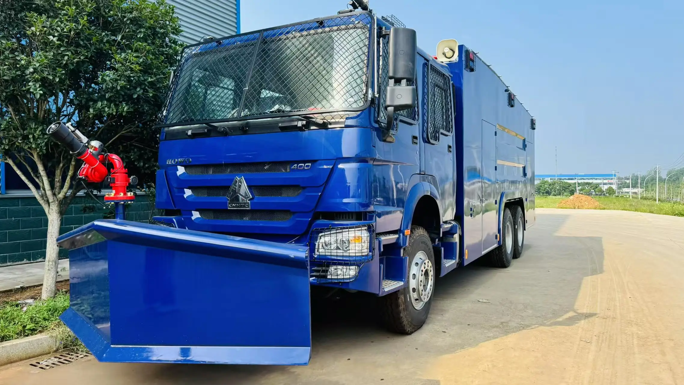 product sinotruk howo 6x4 high quality new cheap  foam high pressure fire truck water tank vehicle-5